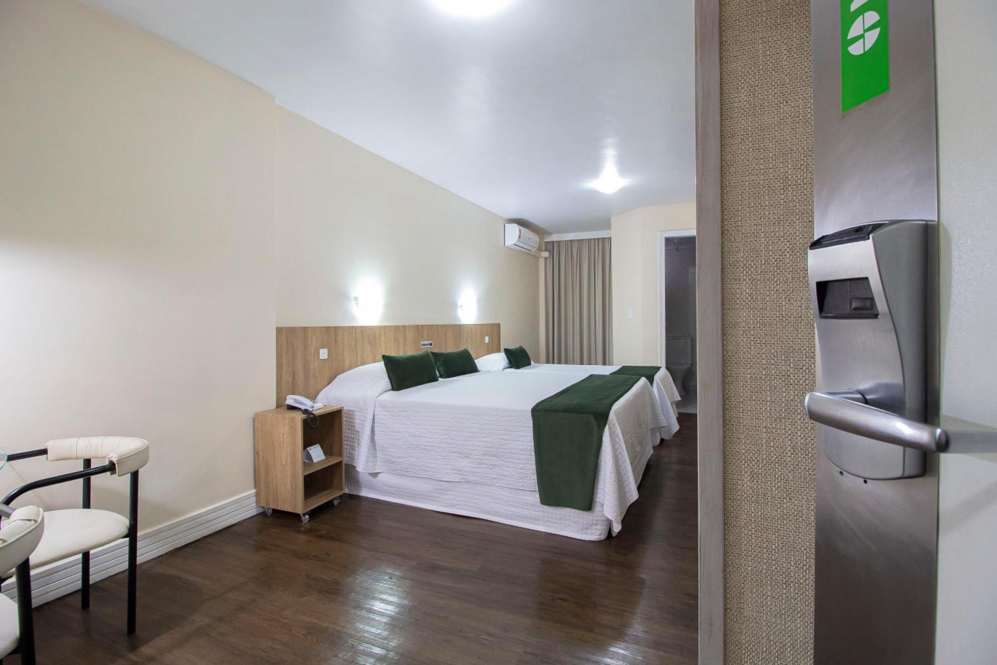 Hotel Nacional Torres 3*